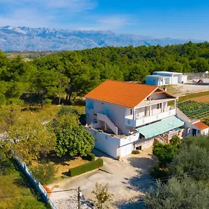 Luca Apartament